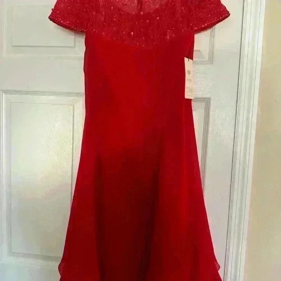 JJ House Red Dress - Picture 4 of 7